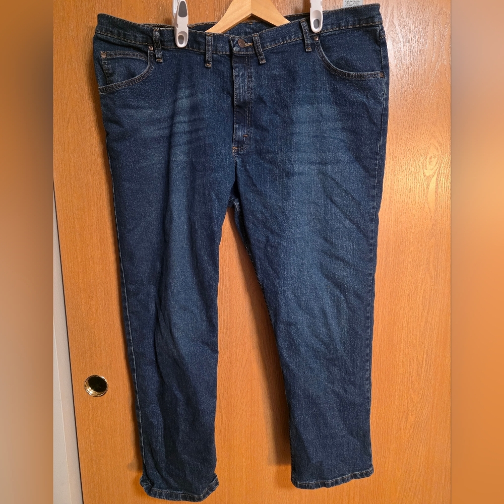 Wrangler Men's Relaxed Fit Dark Blue Jeans 46x30